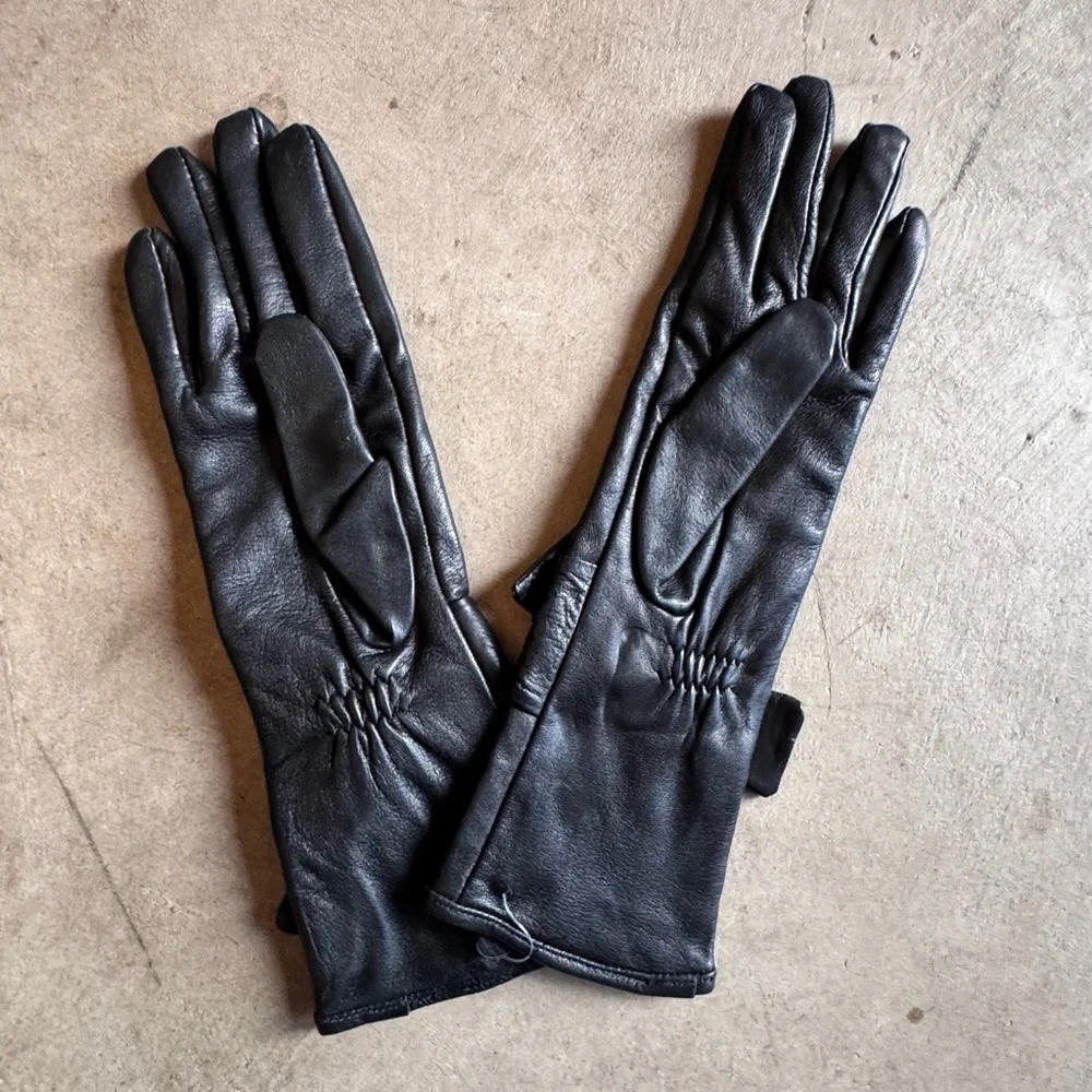 Amicale Cashmere Black Leather Gloves with Bows Very Small Petite
